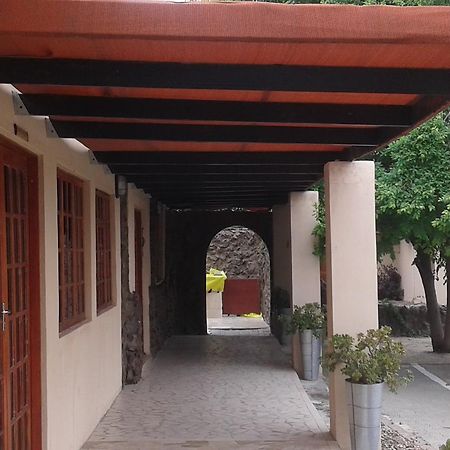Larissa Hotel Maun Esterno foto