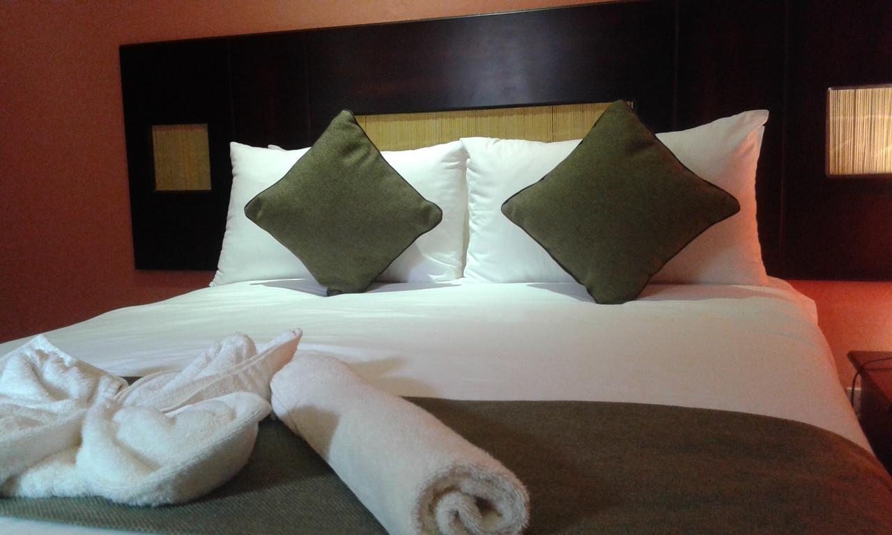 Larissa Hotel Maun Esterno foto