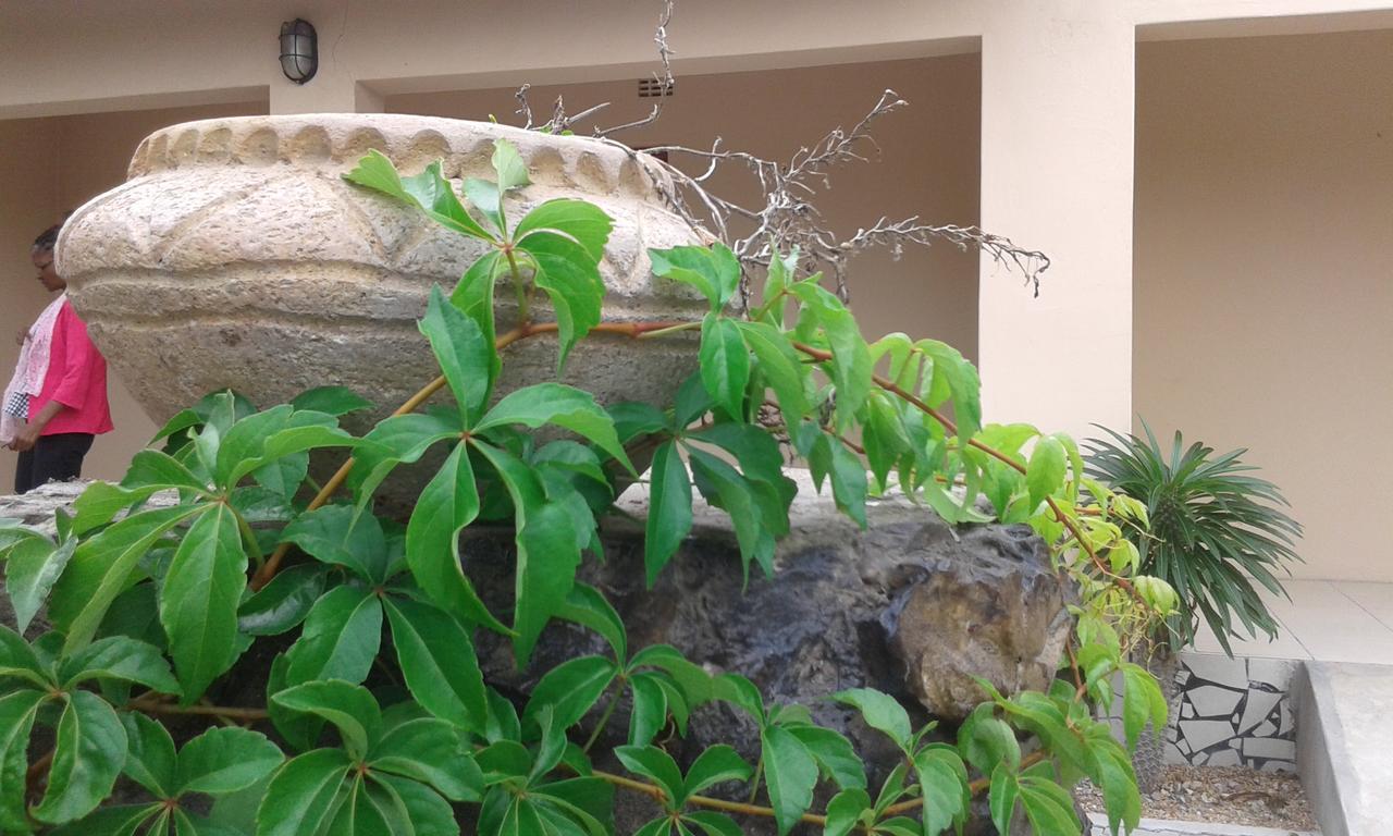Larissa Hotel Maun Esterno foto
